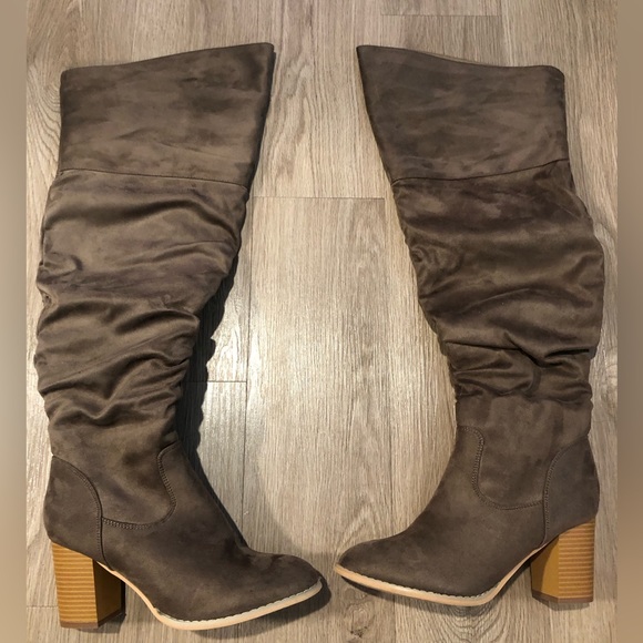 Journee Collection Over The Knee Heeled Boots Wide Calf Vegan Leather Size 10WC - Picture 8 of 16